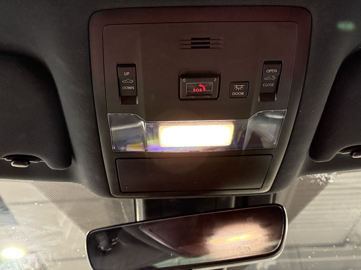 Vehicle image 27 of 54