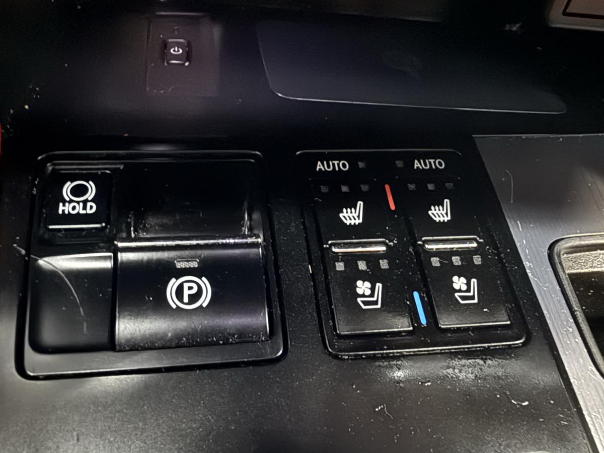 Vehicle image 25 of 54