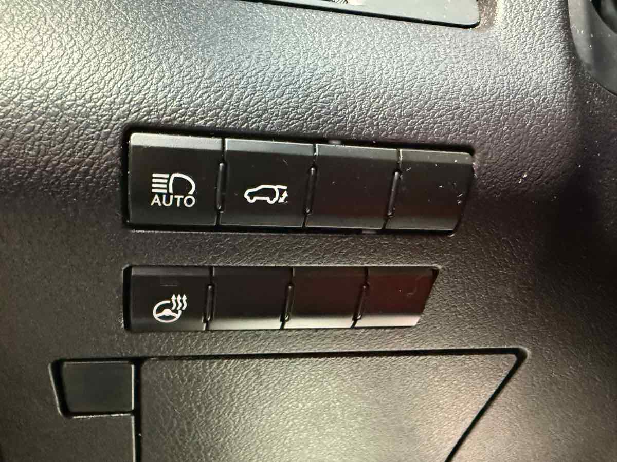 Vehicle image 19 of 54