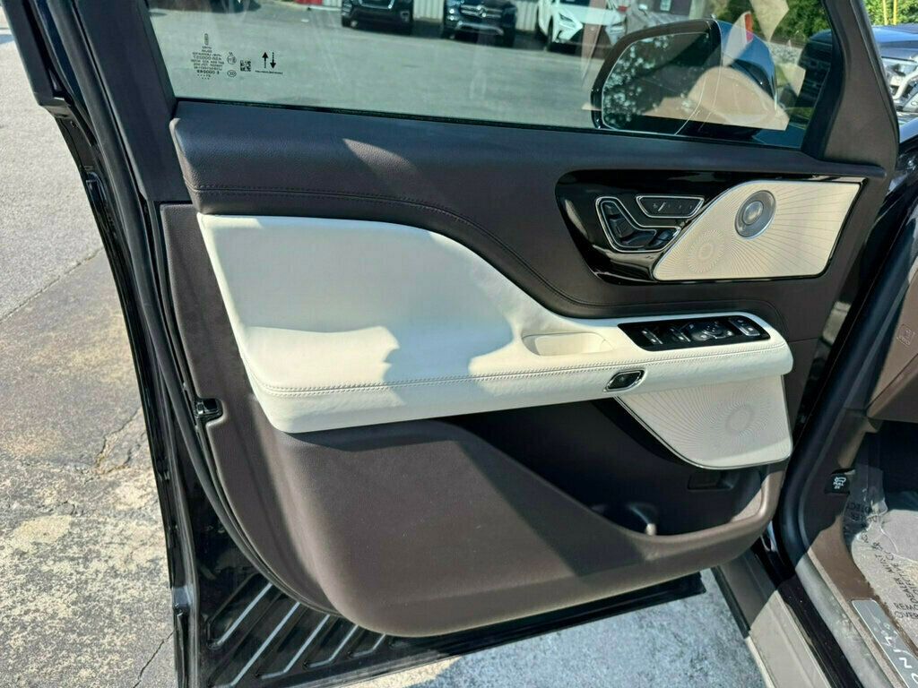 Vehicle image 28 of 34