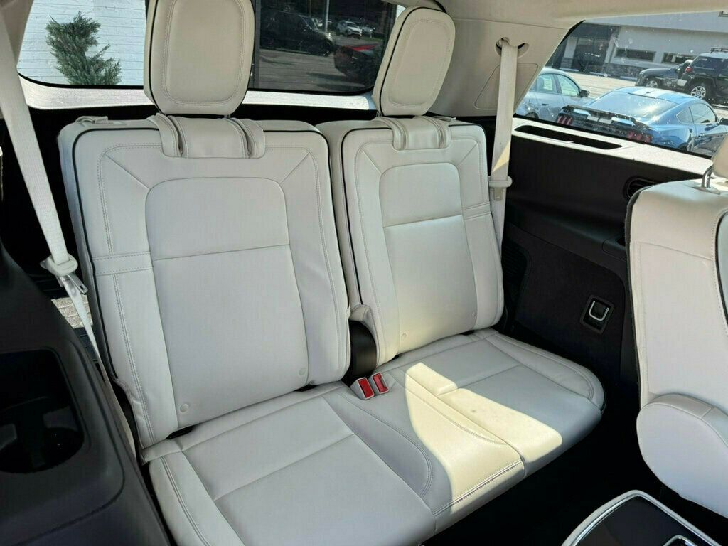 Vehicle image 12 of 34