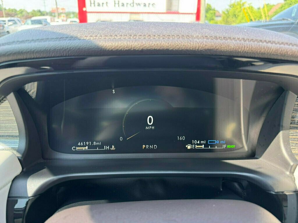 Vehicle image 22 of 34