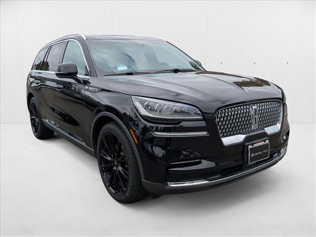 Vehicle image 3 of 28