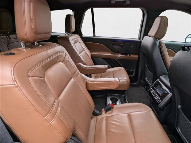 Vehicle image 12 of 28