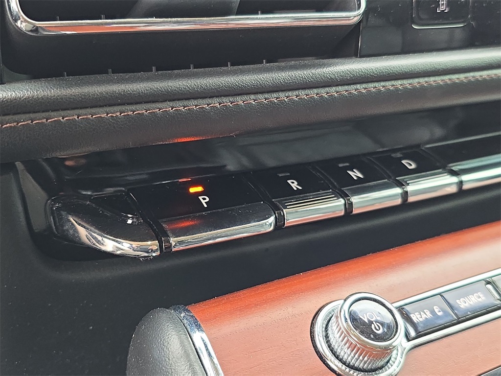 Vehicle image 16 of 34