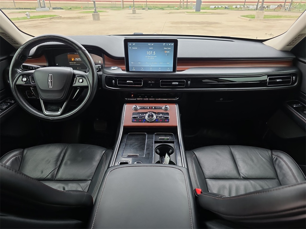 Vehicle image 21 of 34
