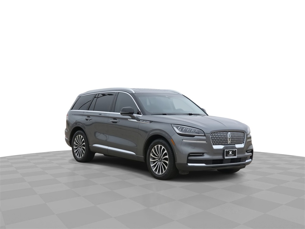 Vehicle image 4 of 34