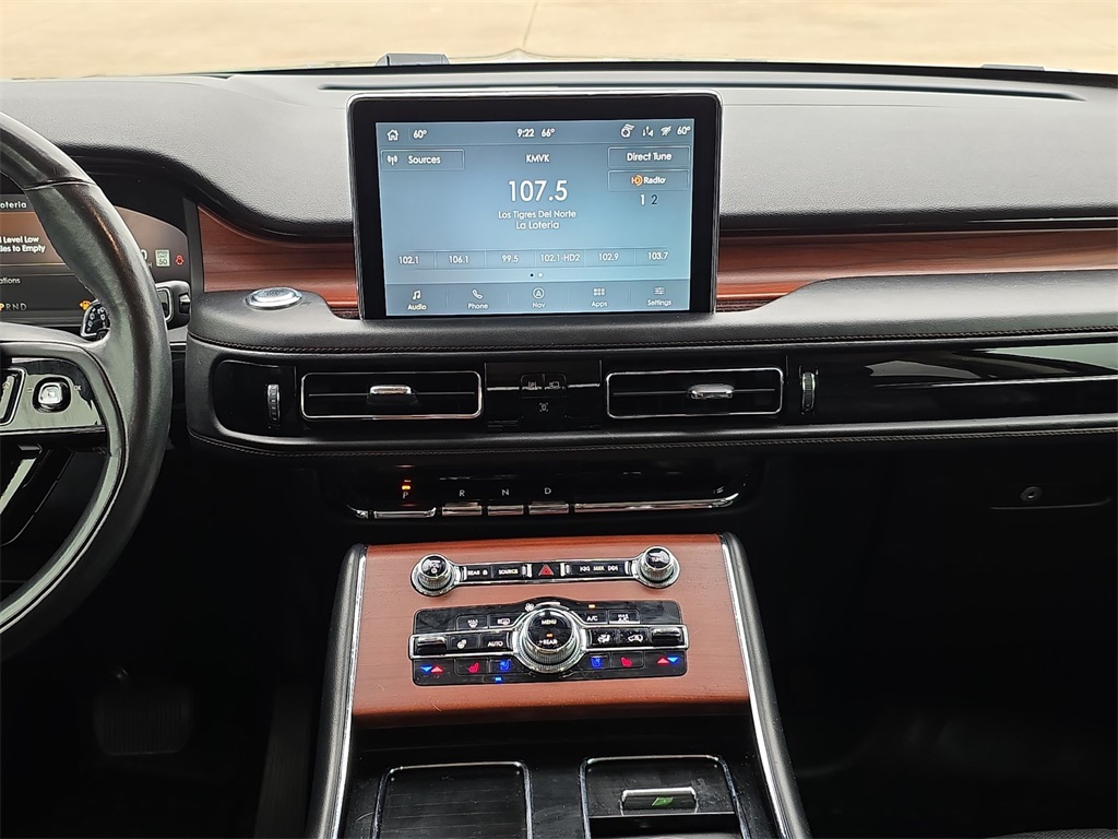 Vehicle image 13 of 34