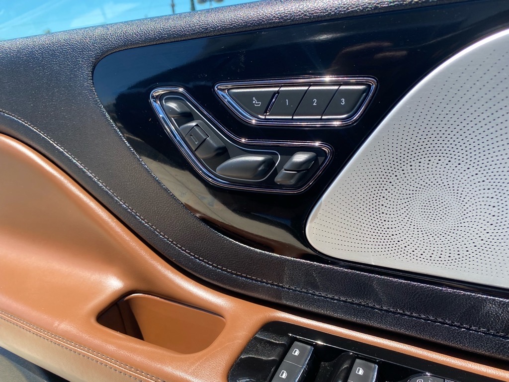Vehicle image 45 of 48