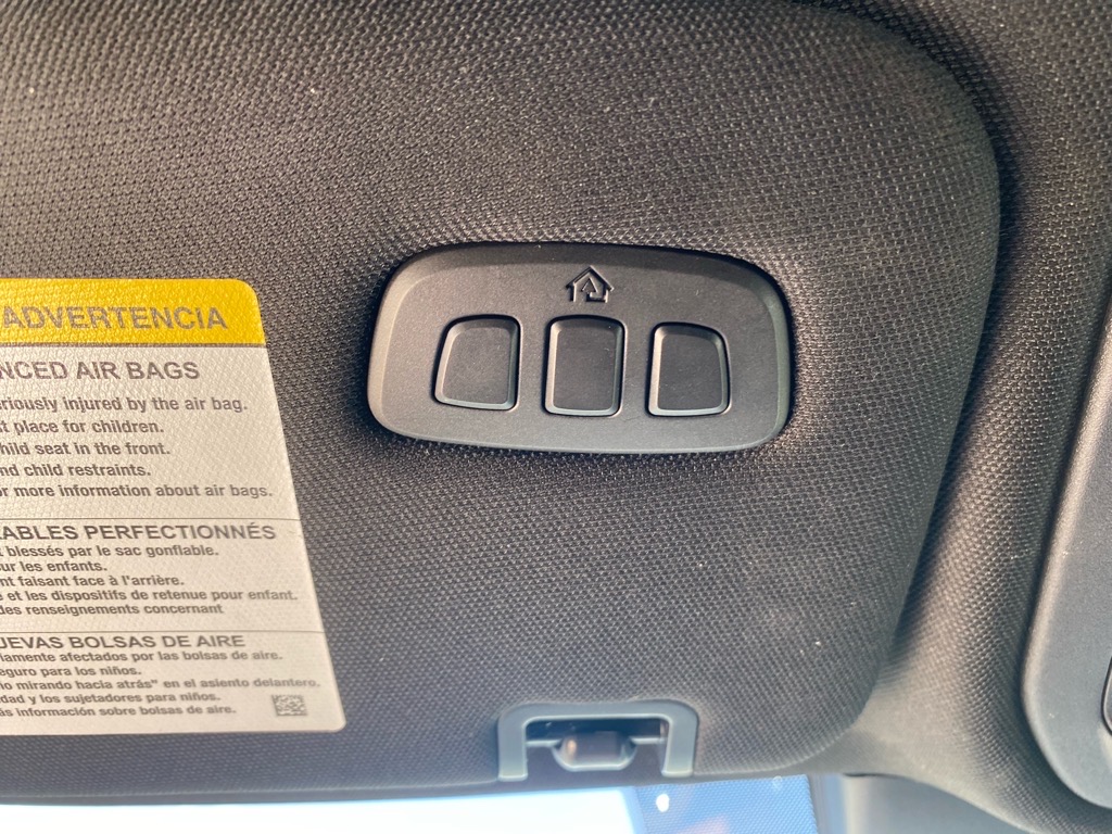Vehicle image 40 of 48