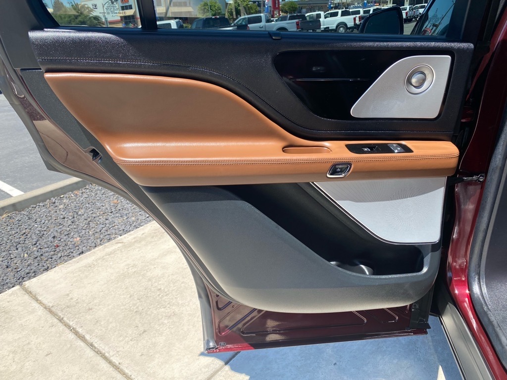Vehicle image 36 of 48
