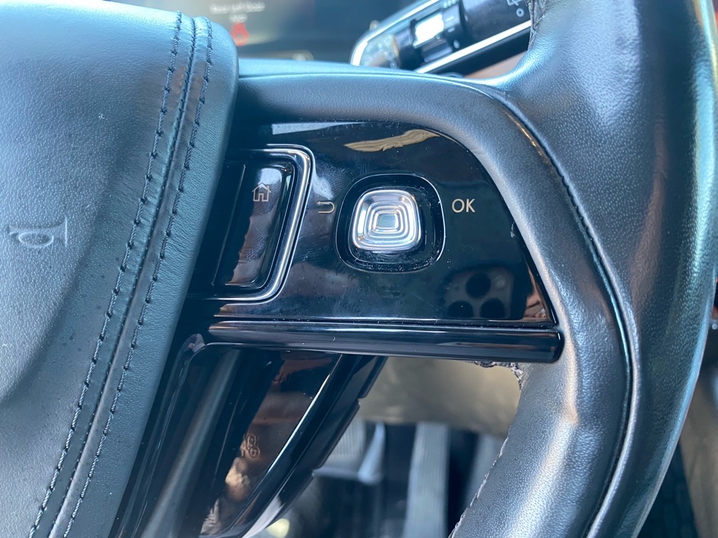 Vehicle image 46 of 48