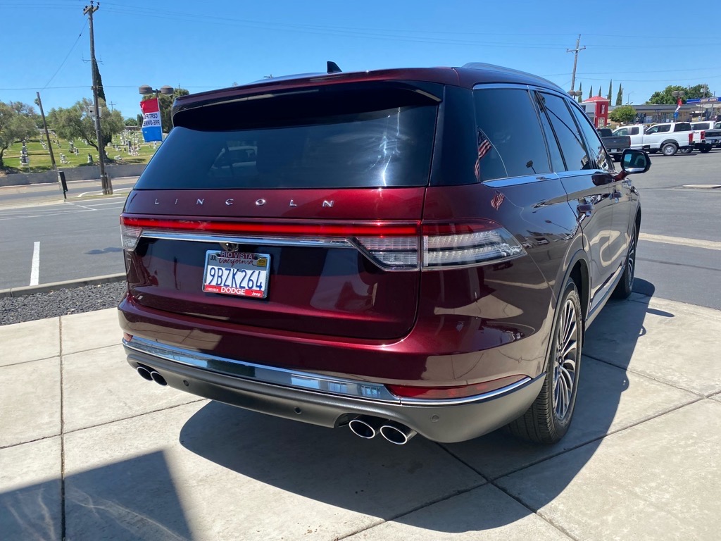 Vehicle image 10 of 48