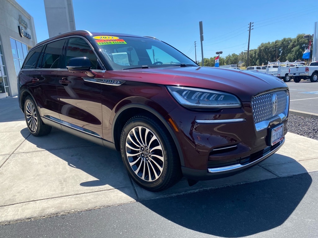 Vehicle image 4 of 48