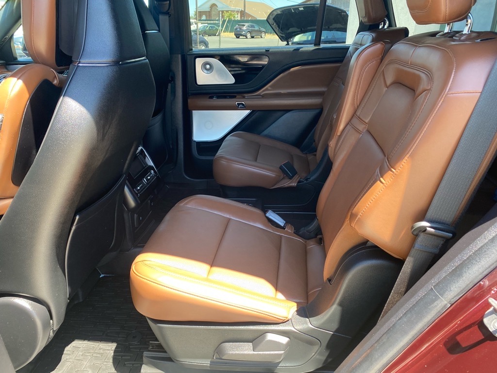 Vehicle image 21 of 48