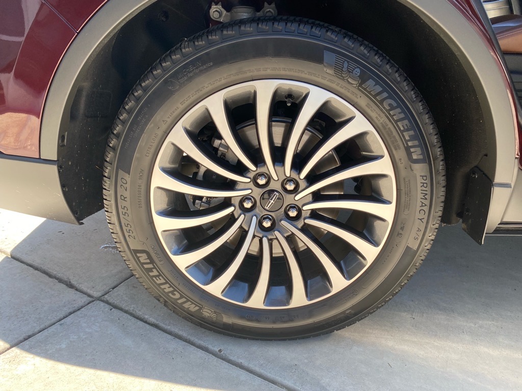 Vehicle image 18 of 48