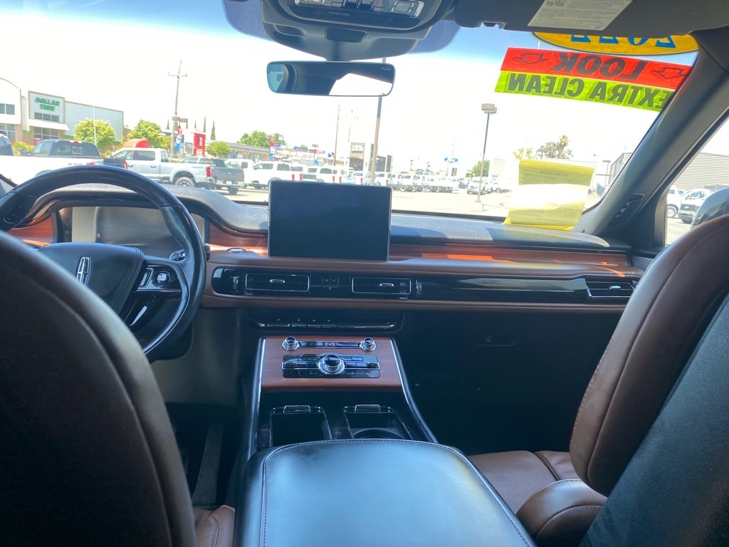 Vehicle image 28 of 48