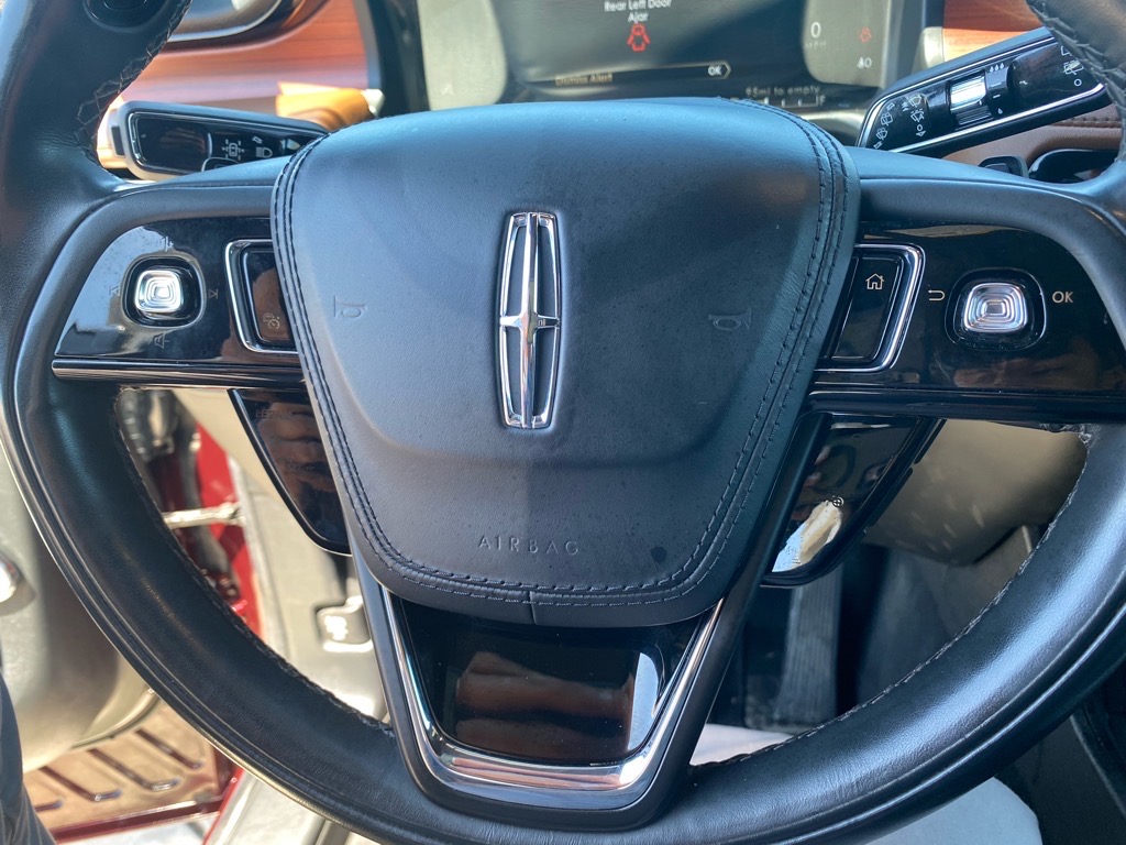 Vehicle image 30 of 48