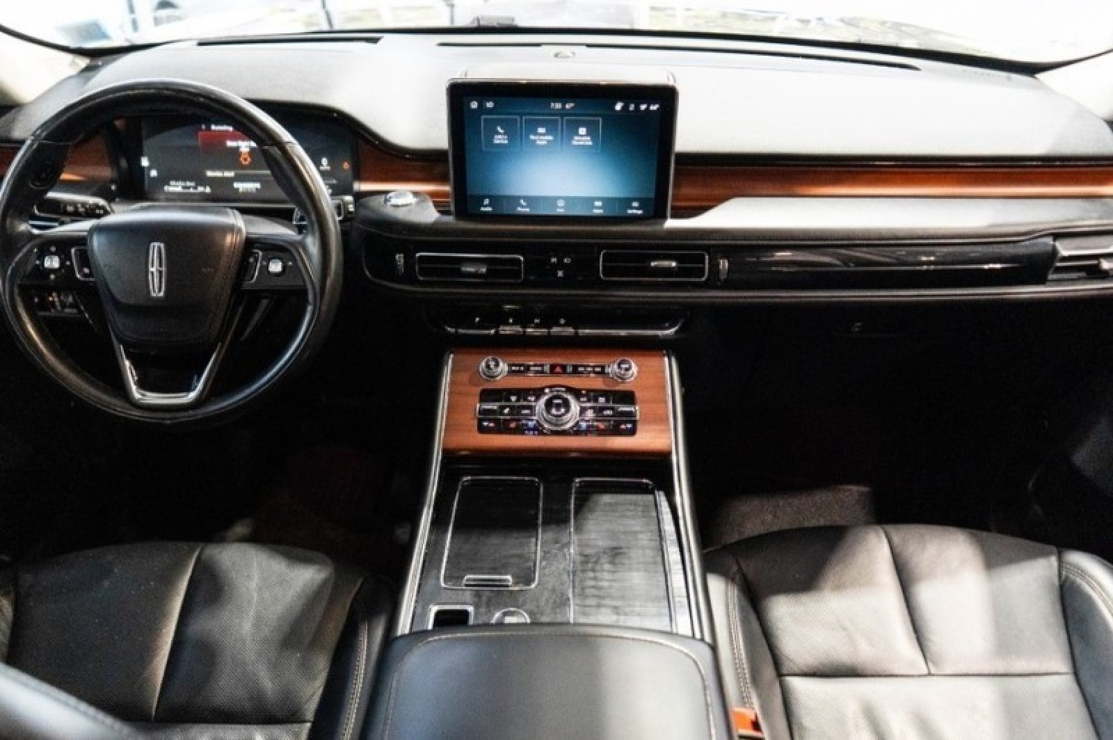Vehicle image 29 of 71