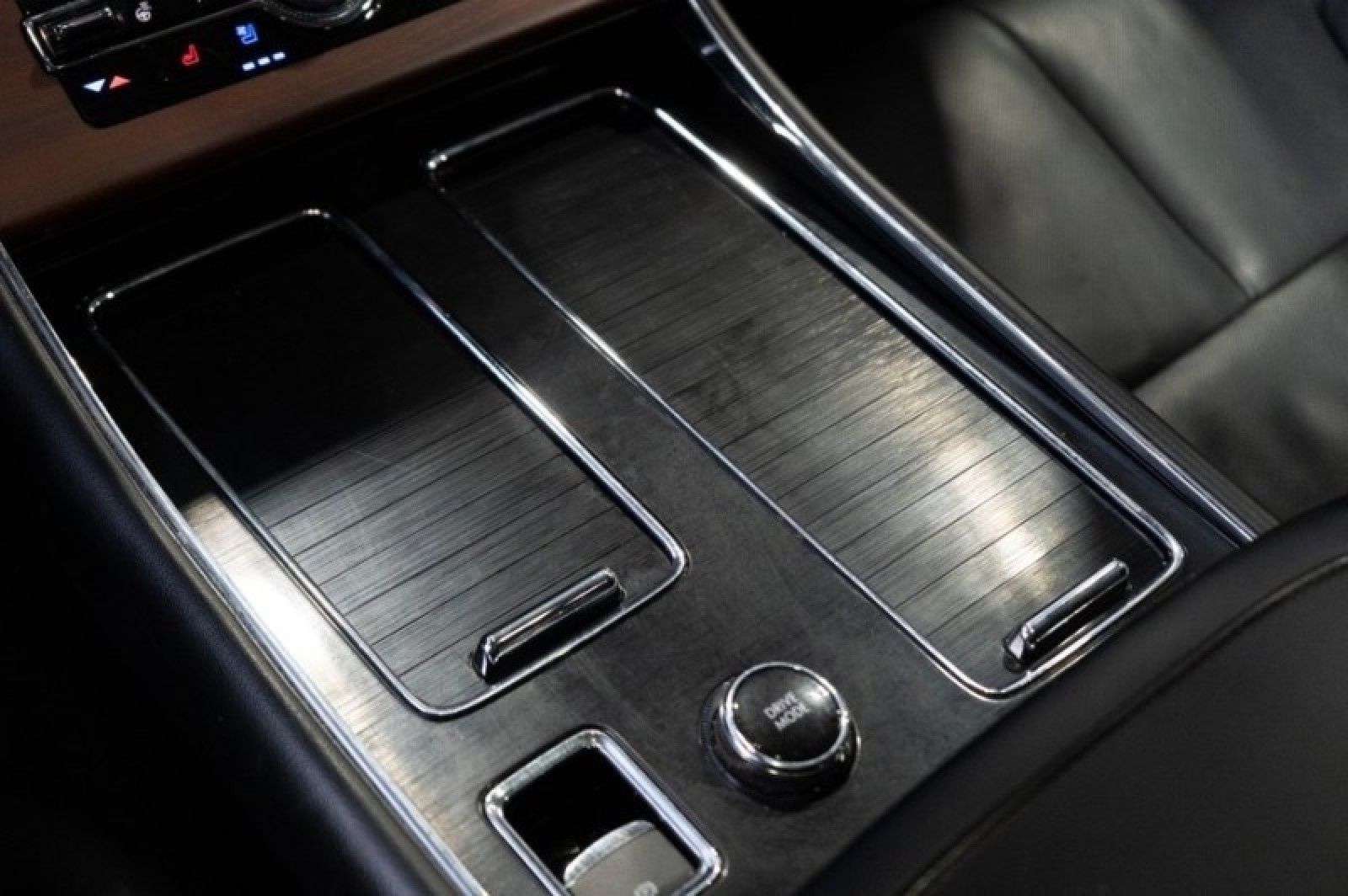 Vehicle image 45 of 71