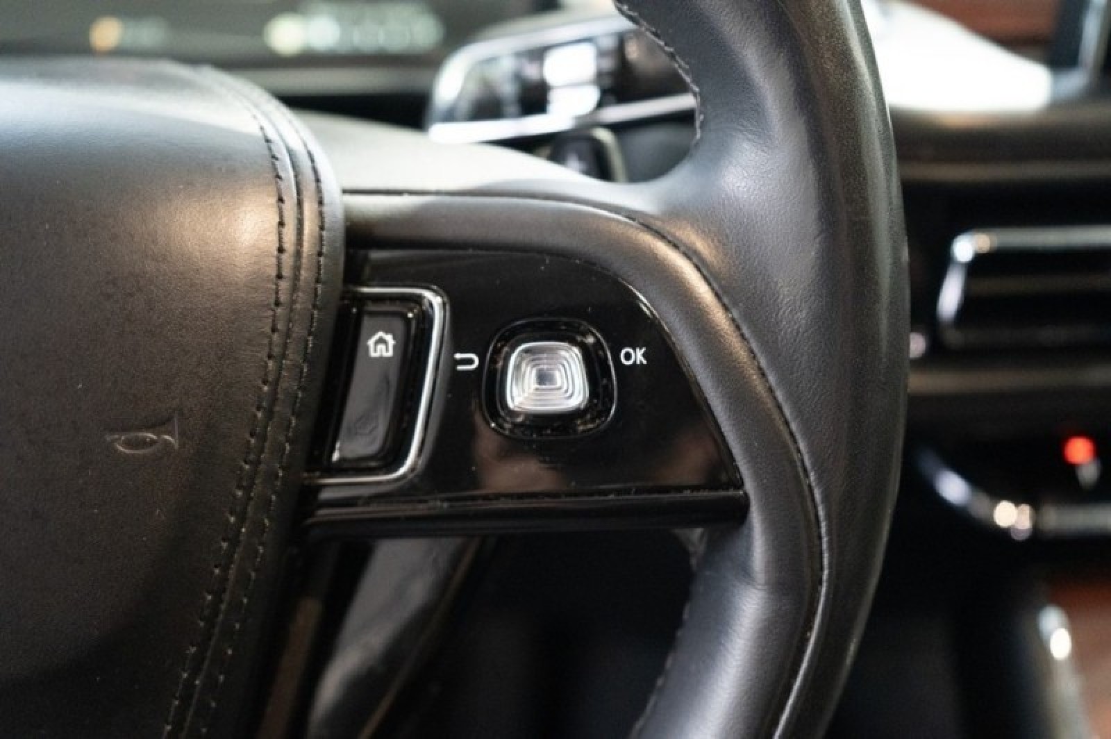 Vehicle image 68 of 71