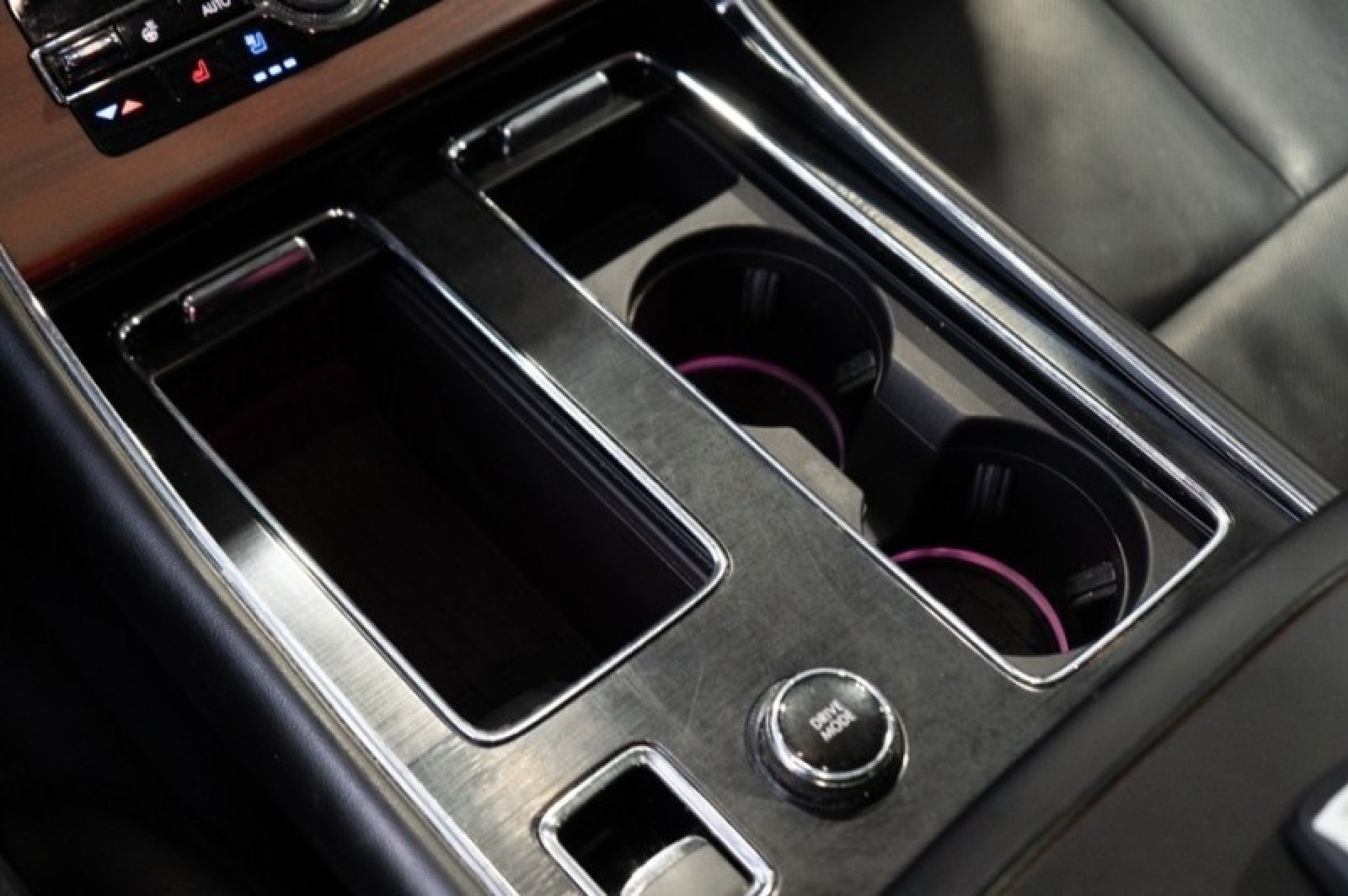 Vehicle image 46 of 71