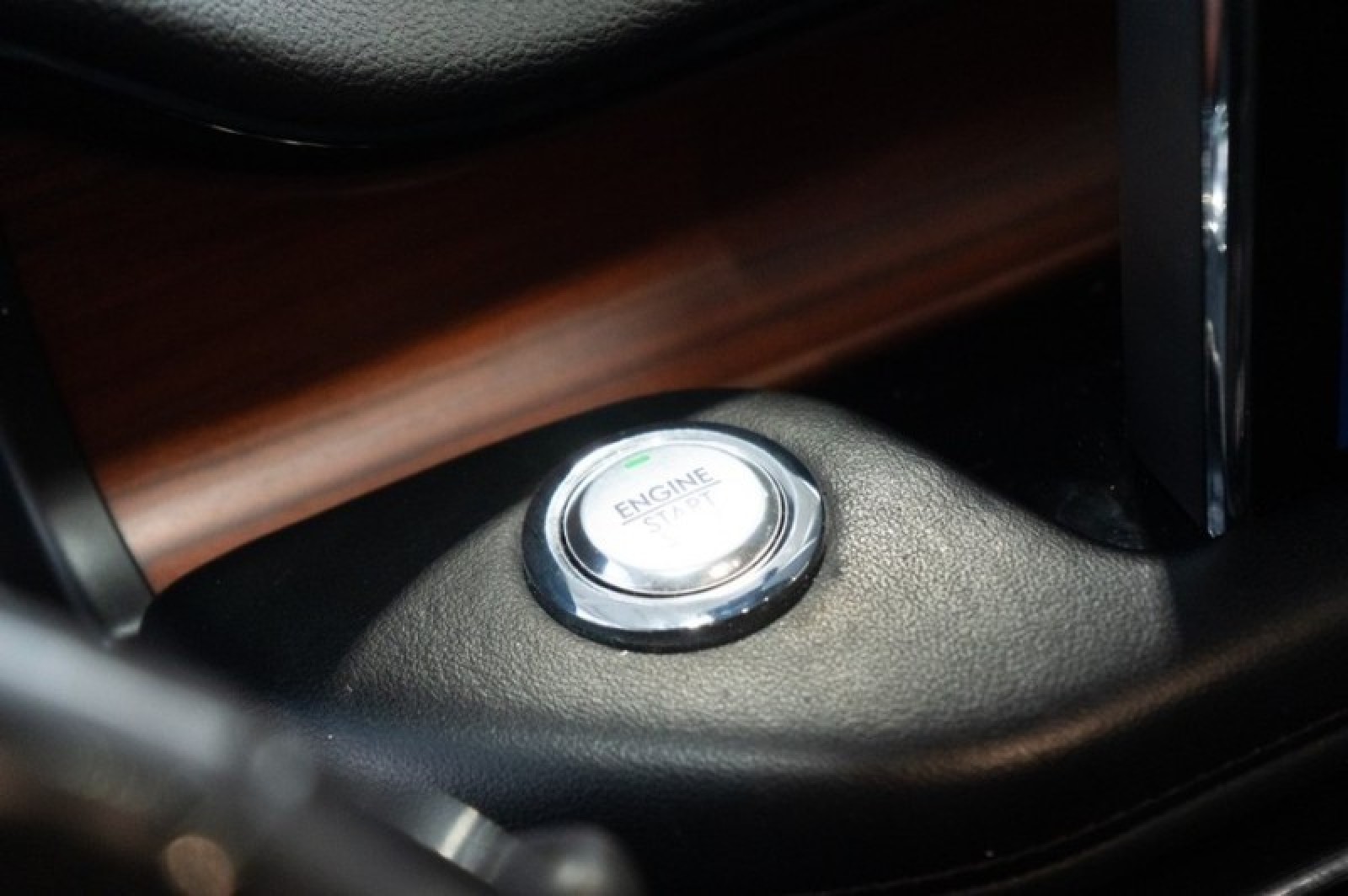 Vehicle image 56 of 71
