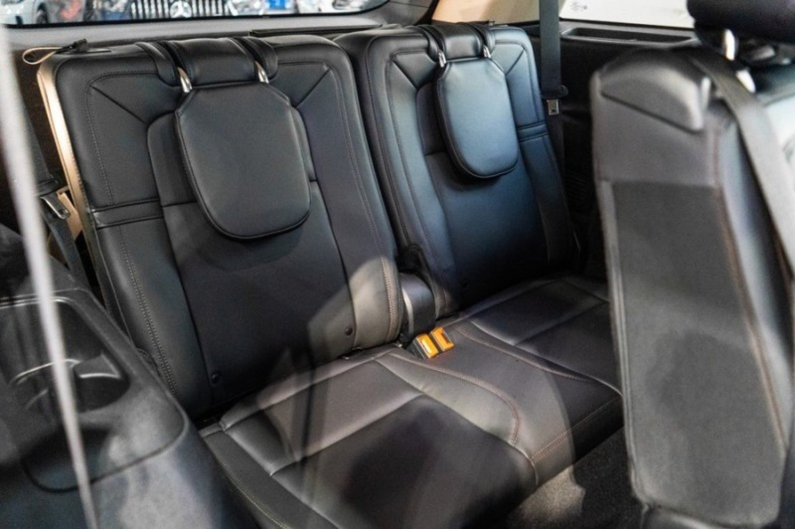 Vehicle image 20 of 71