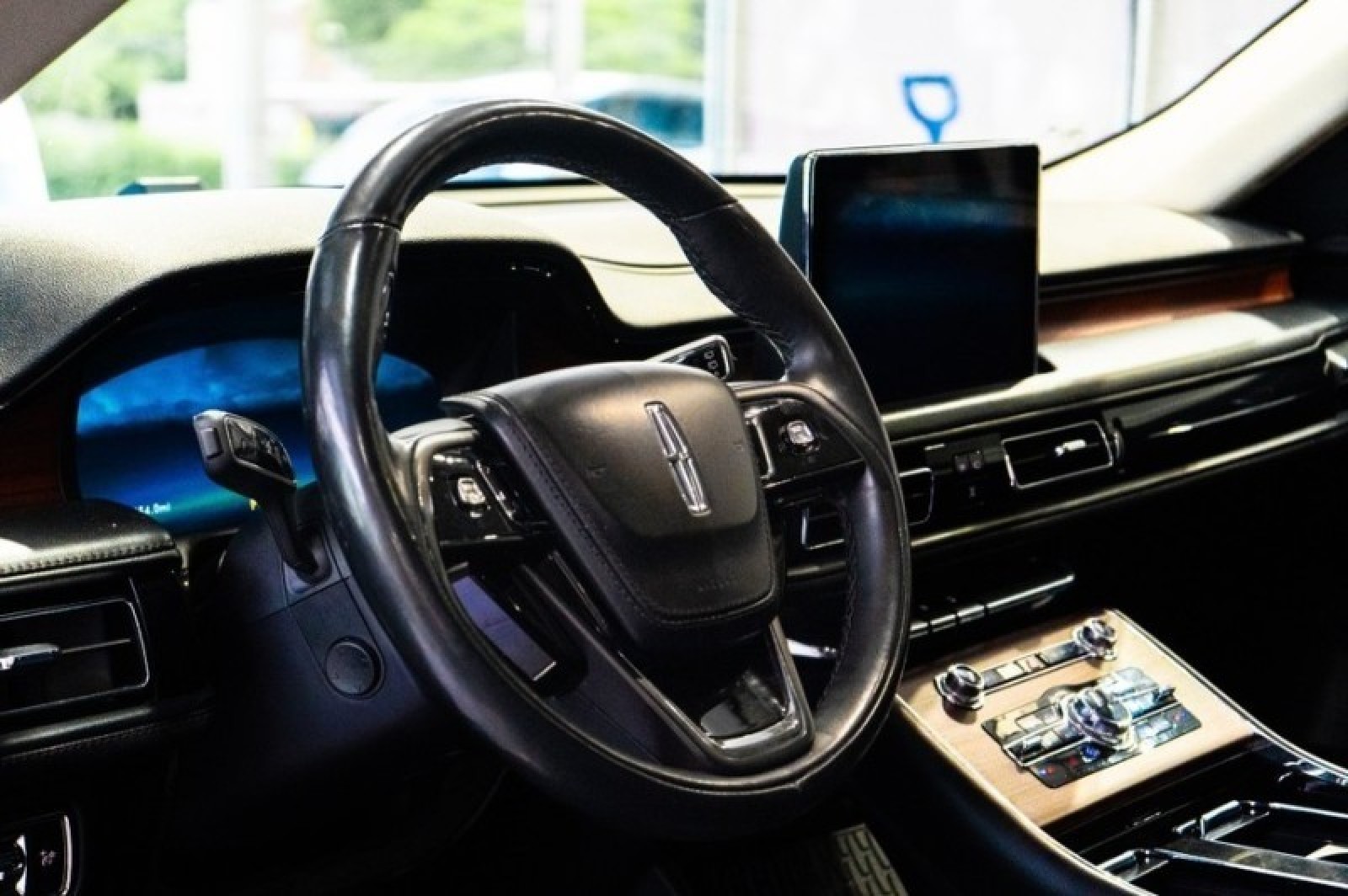 Vehicle image 30 of 71