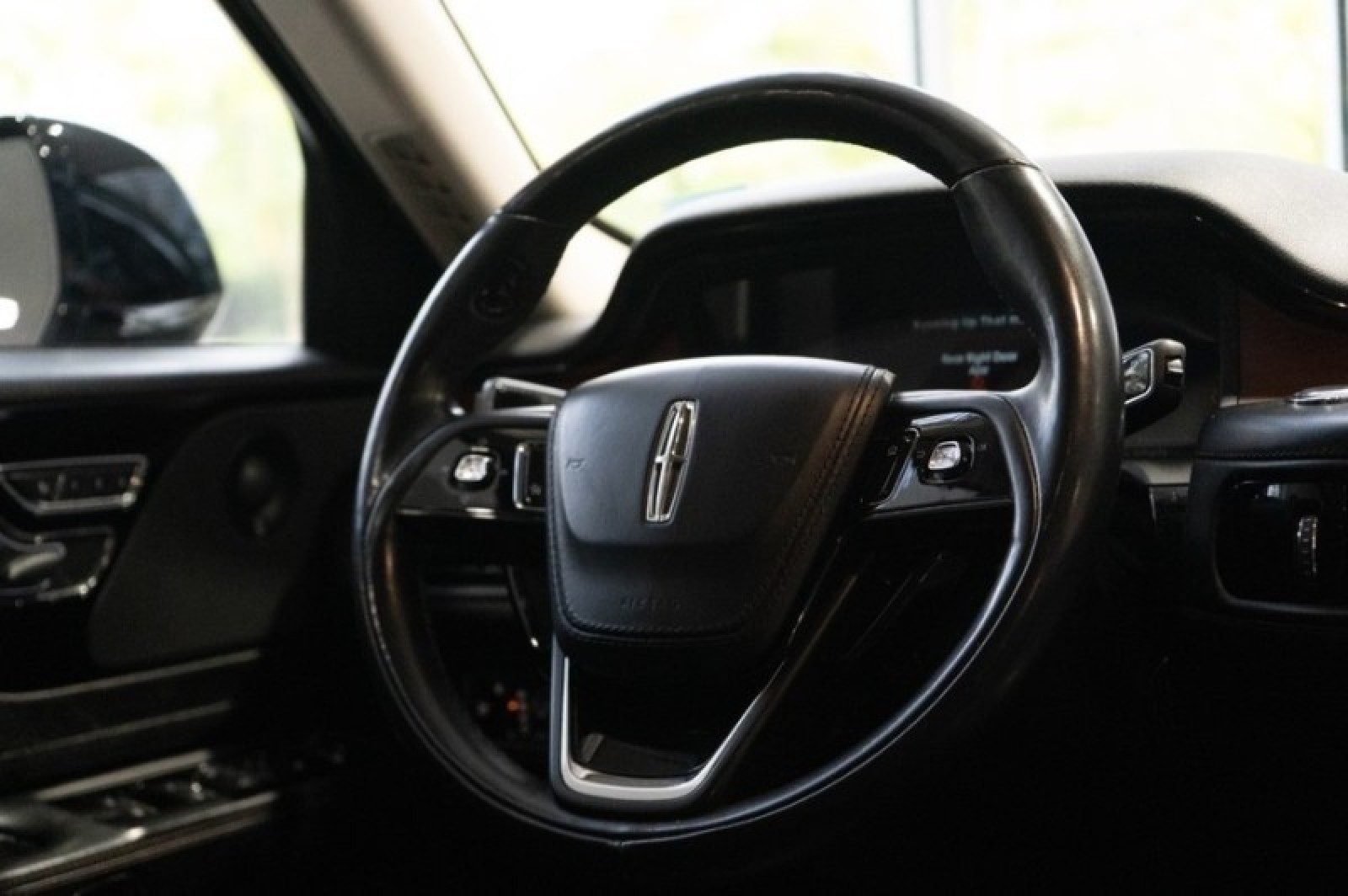 Vehicle image 35 of 71