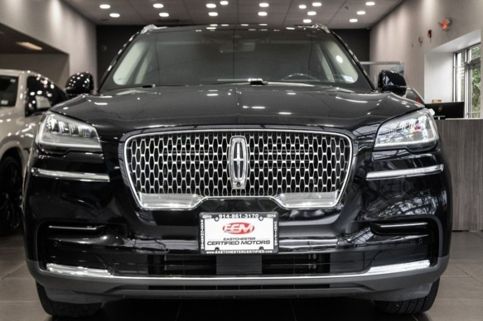 Vehicle image 4 of 71