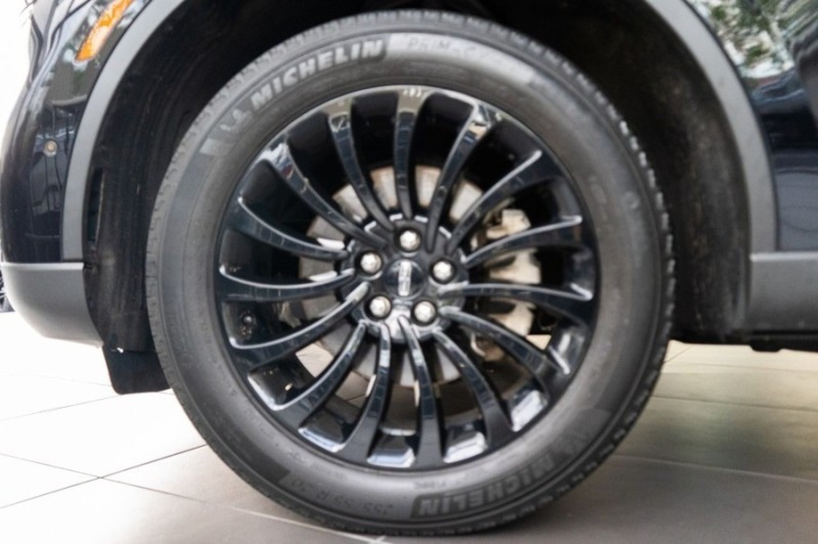 Vehicle image 15 of 71