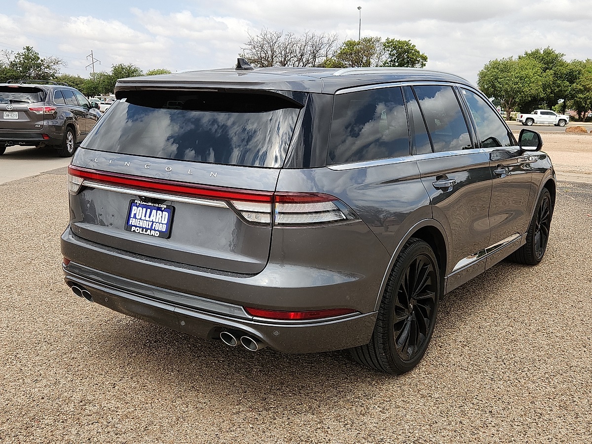Vehicle image 3 of 12