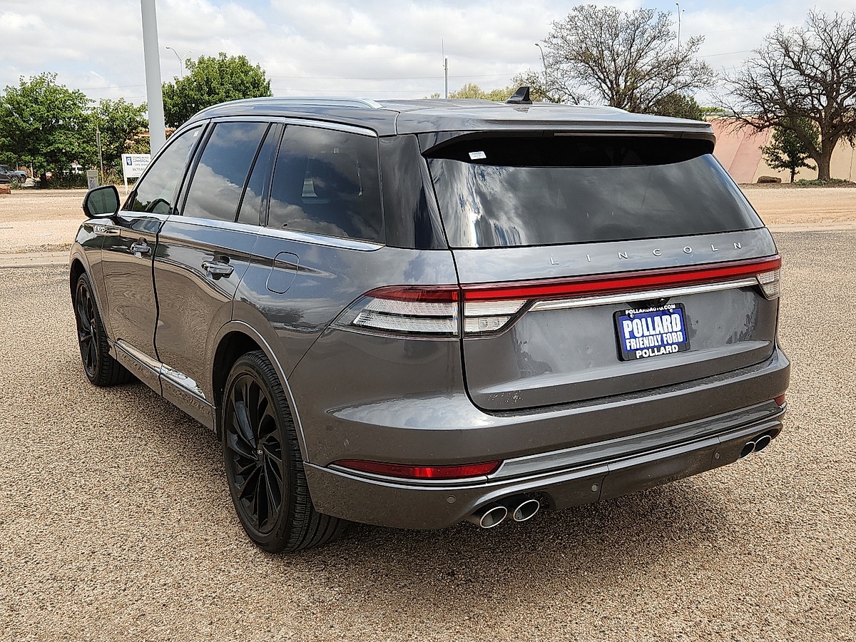 Vehicle image 4 of 12