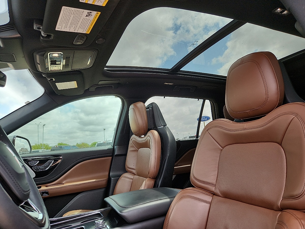 Vehicle image 6 of 12