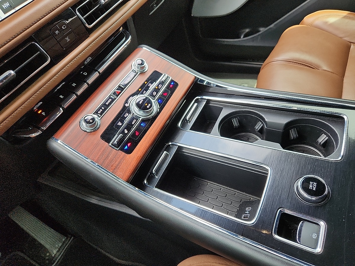 Vehicle image 11 of 12