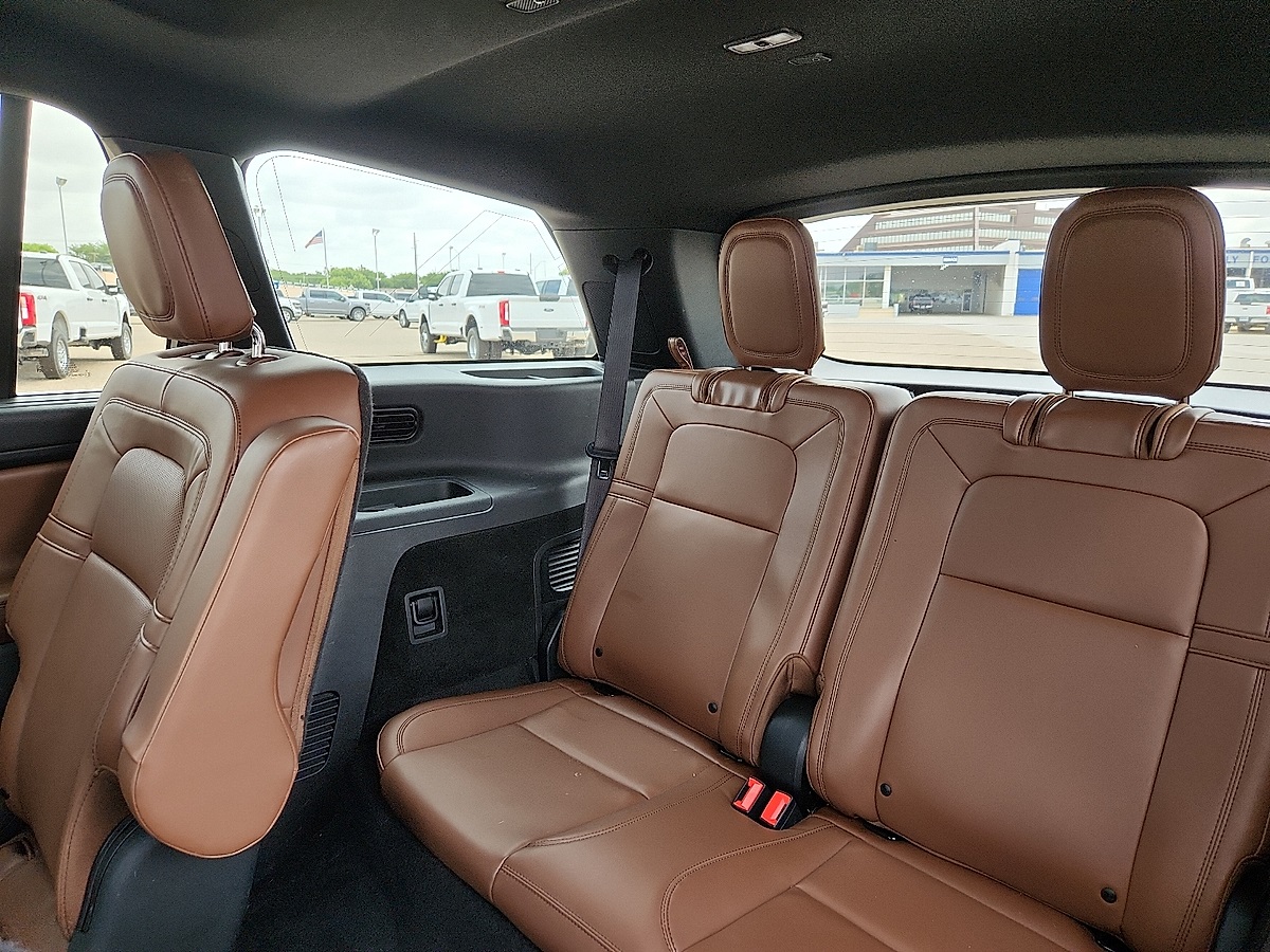 Vehicle image 5 of 12