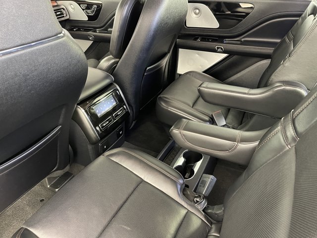 Vehicle image 16 of 40