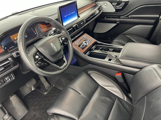 Vehicle image 17 of 40