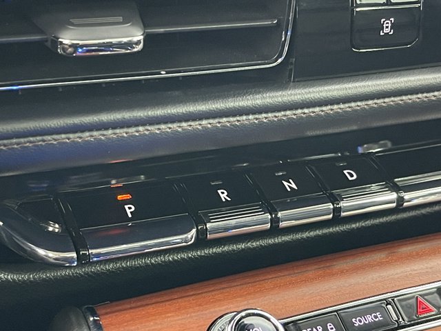 Vehicle image 26 of 40