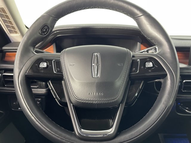 Vehicle image 33 of 40