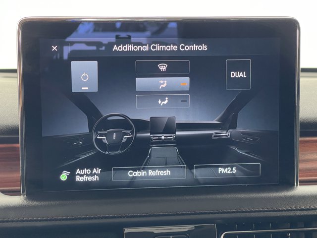 Vehicle image 21 of 40