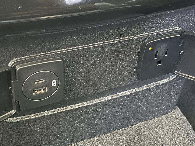 Vehicle image 29 of 40