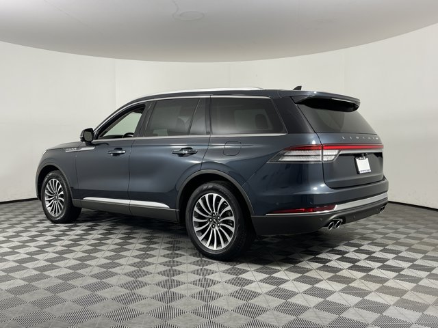 Vehicle image 9 of 40