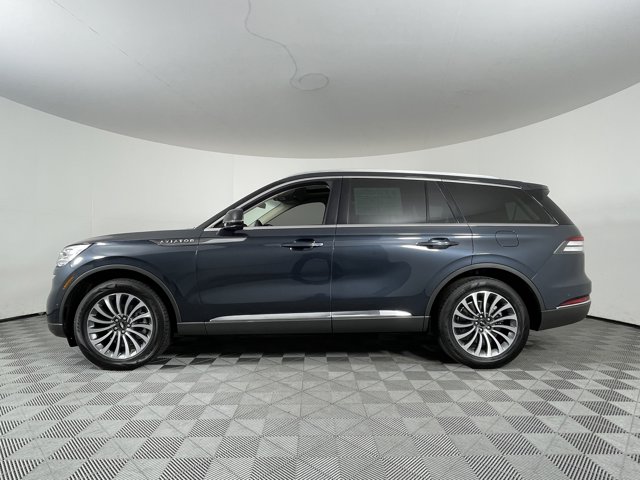 Vehicle image 10 of 40