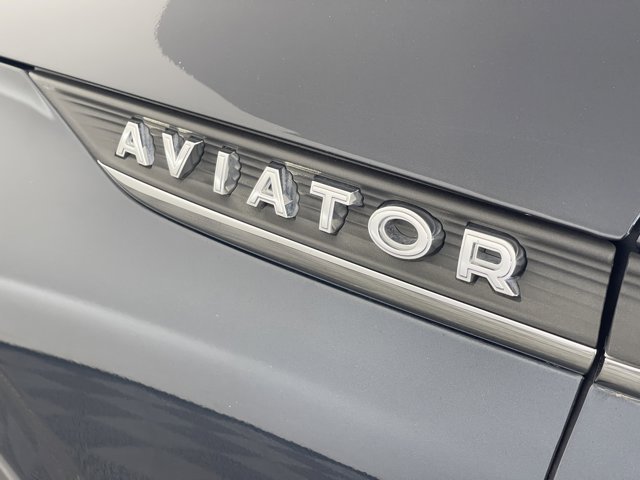 Vehicle image 35 of 40
