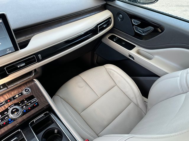 2022 Lincoln Aviator Reserve Image 25 of 35