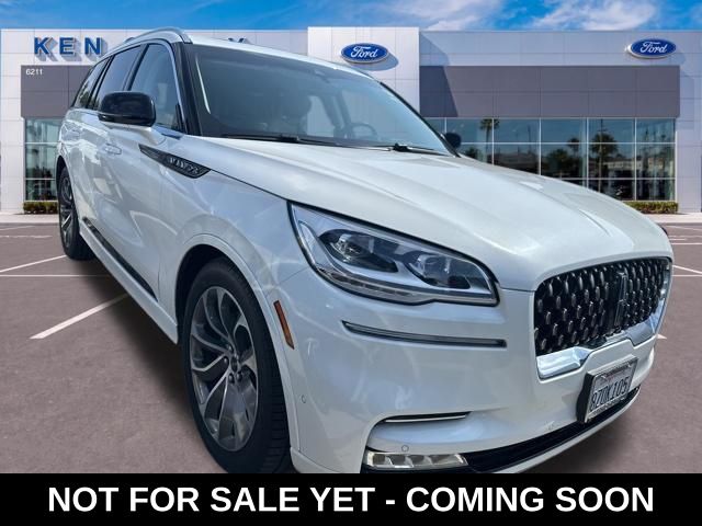 2022 Lincoln Aviator Grand Touring Image 3 of 24
