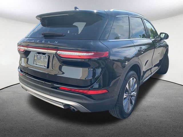 2022 Lincoln Corsair Reserve Image 7 of 36