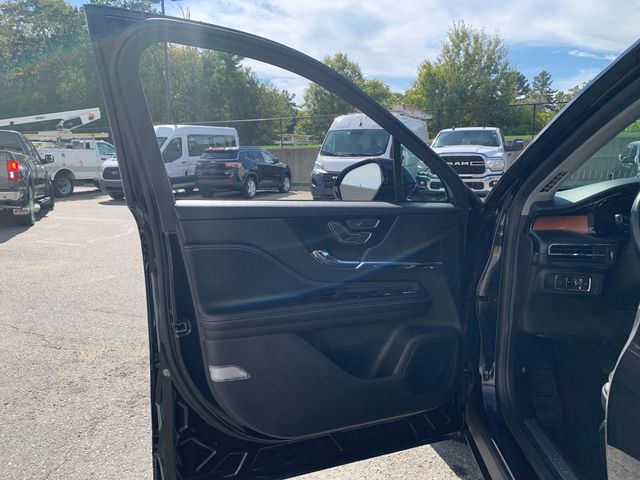 2022 Lincoln Corsair Reserve Image 19 of 36